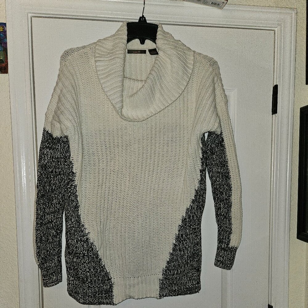 Heather B Ivory & Black colorblocked Cowl Neck Tunic Sweater Size Large